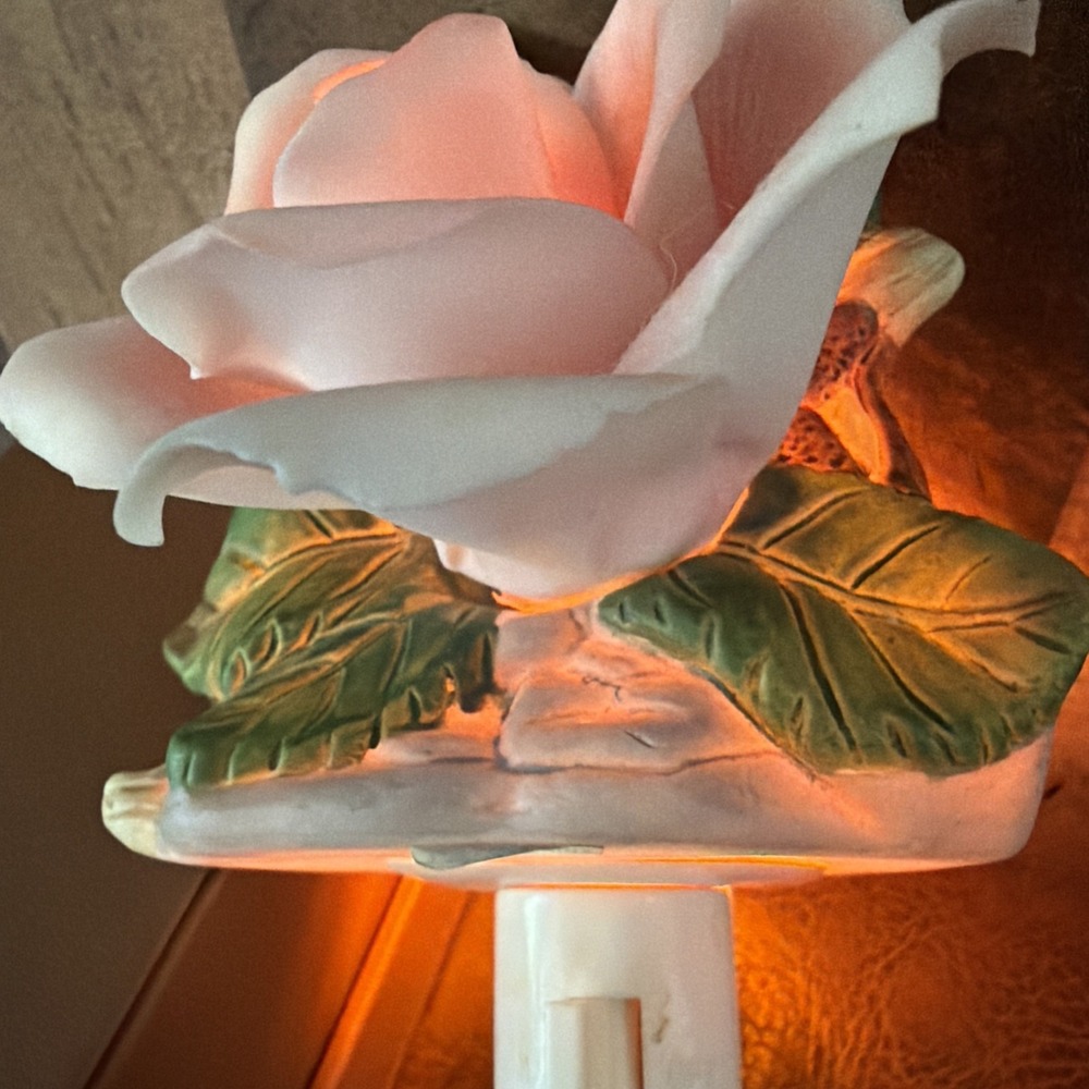 Pink Porcelain Rose Night Light Plug In Floral Ceramic Accent Vintage **Damage** - Picture 5 of 16